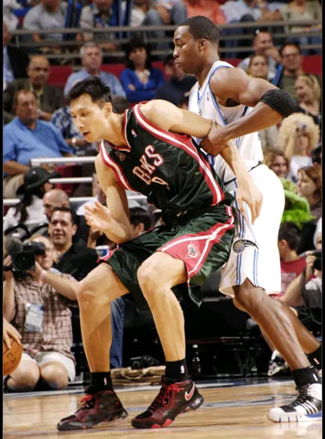 开云APP-雄鹿险胜魔术，易建联统治全场