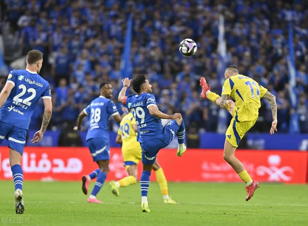 葡萄牙力克马德里竞技，本泽马统治全场